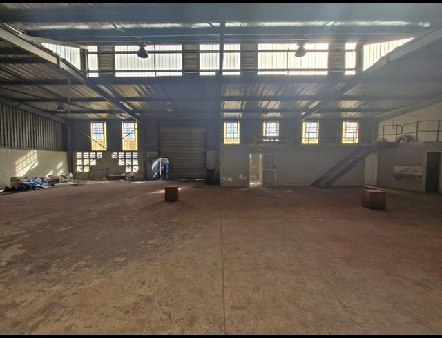 479M² WAREHOUSE TO LET IN DENVER